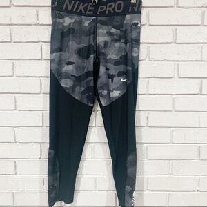 Nike Soul Cycle‎ Women's Camo 7/8 Performance Tights